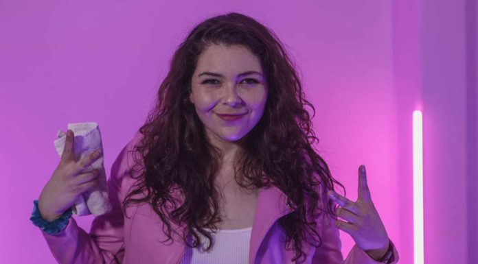 Orkidea Mora/Cantante, compositora y actriz; La creación y difusión artística en la era digital