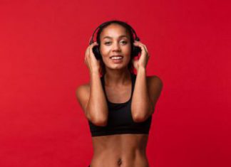 Grupos radiofónicos hispanos en EE. UU. más escuchados online / septiembre 2025