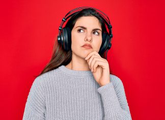 Entre la voz entrenada y la voz viral: ¿Qué valor tiene hoy ser locutor?