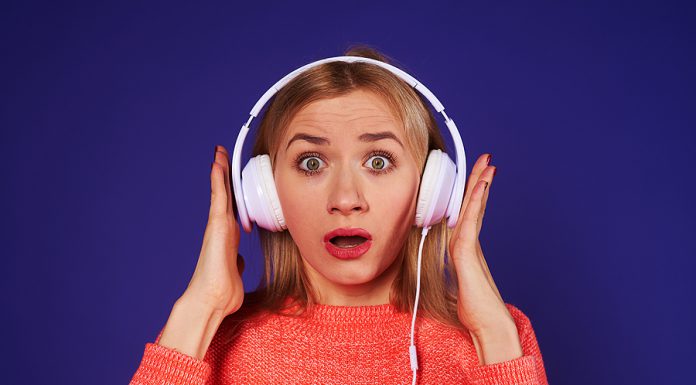 ¿Por qué los podcasts pierden audiencia a mitad del episodio?, estudio lo revela