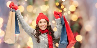 Compradores navideños estresados buscan ofertas; la radio puede ayudarles