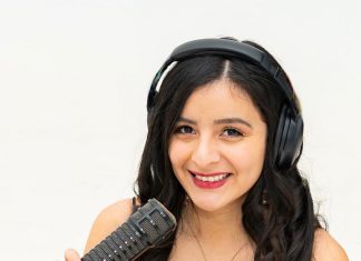 Lupita ‘Yeyé’: constancia, cercanía y la reinvención al micrófono