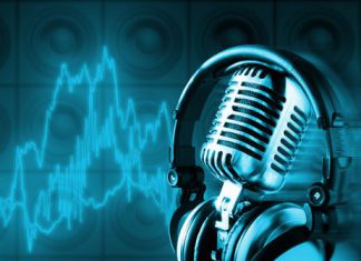 Radio y podcasts empatan en tiempo dedicado a escucha de contenido hablado