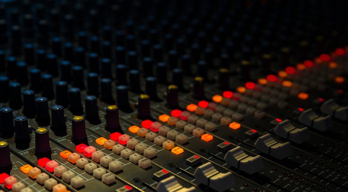 ¿Por qué los horarios estelares de la radio deberían contar con un productor creativo?