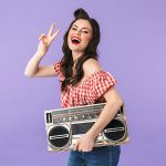 Cuota de mercado de los formatos hispanos de radio en EE.UU. / Holidays 2025