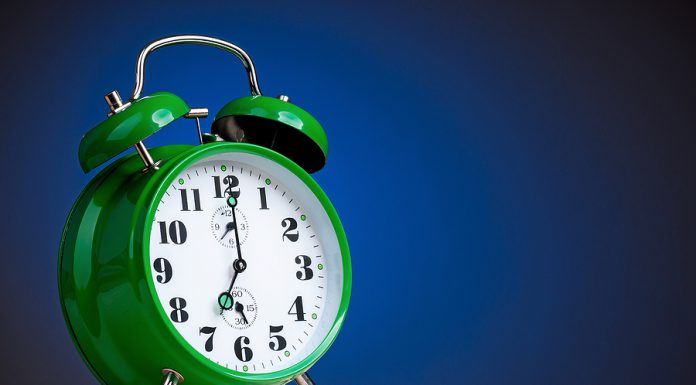 Cambio de horario en EE.UU. podría afectar las transmisiones de radio AM