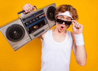 Qué hacer en una emisora musical cuando ocurre una noticia extraordinaria