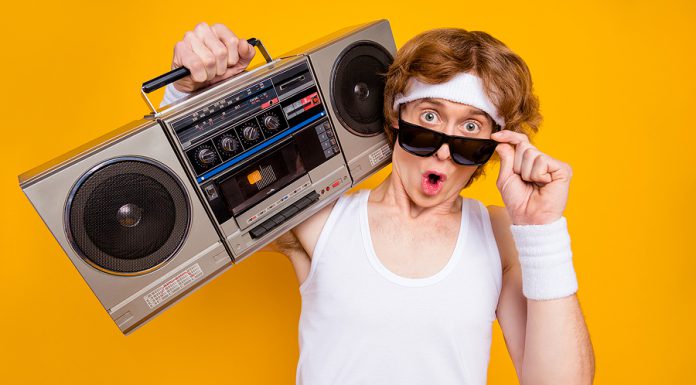 Qué hacer en una emisora musical cuando ocurre una noticia extraordinaria