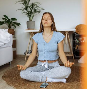 La radio que no grita… pero conecta más que muchas que sí