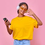 Menos podcasts nuevos, más activos: el giro del mercado en 2026