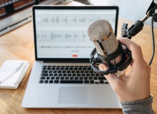Cómo crear un anuncio comercial de radio en pleno 2026