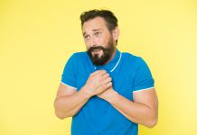 15 Acciones que te hacen lucir como un locutor amateur