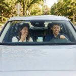 ¿Cómo está cambiando la forma de escuchar radio en el automóvil?