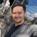 Del micrófono a las letras: Gabriel Escamilla presenta su libro de reflexiones